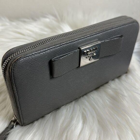 💯Authentic Prada Safiano Zipped Around Long Wallet 🍀 - Picture 15 of 17